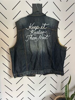 Rocawear men’s embroidered denim vest vintage Jay-z
